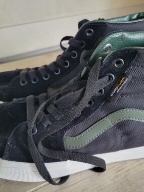 BRAND NEW WITHOUT BOX- Vans Black and Dark Green High-Top Sneakers